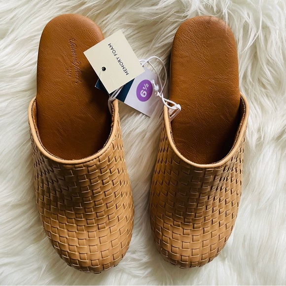 *DONATED* NWT Magnolia Wood Block Heeled Clogs Mule Slip On Woven Light Brown - Picture 4 of 15